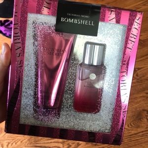 VS bombshell gift set sealed, UNOPENED BOX